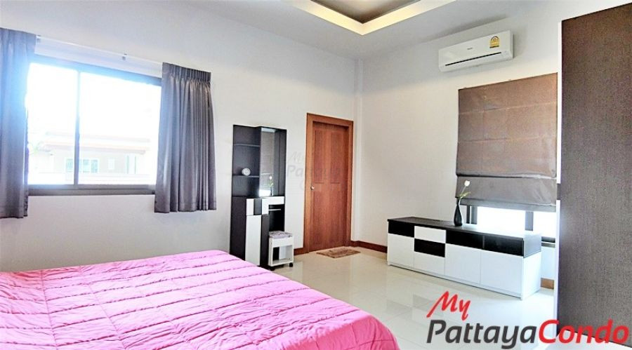 Baan Piam Mongkol Village Huay Yai Pattaya Pool Villa For Sale - HEPMK01