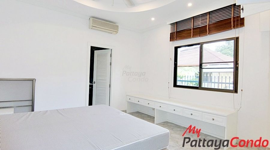 Swiss Paradise Village East Pattaya House For Sale - HESW01