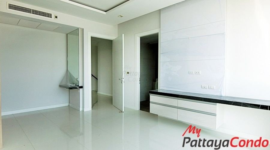 The Grand Paradise Villa East Pattaya Pool Villa For Sale - HEGPV01