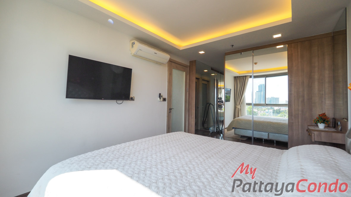 The Peak Towers Pattaya Condo For Sale - PEAKT75