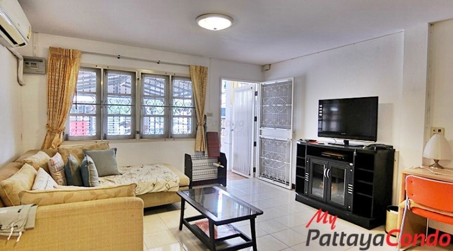 Sub Sombat Village Central Pattaya Townhouse For Sale - HCSS01