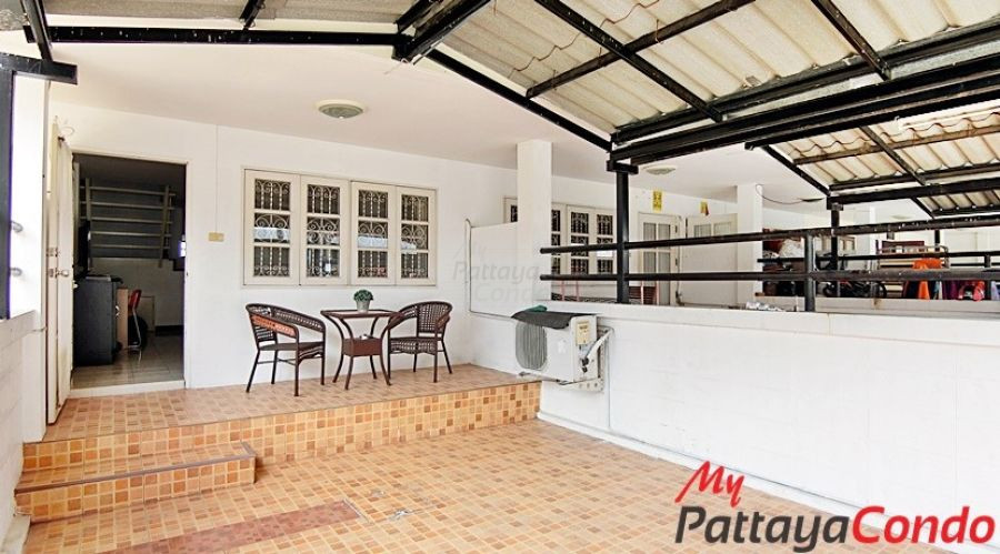 Sub Sombat Village Central Pattaya Townhouse For Sale - HCSS01