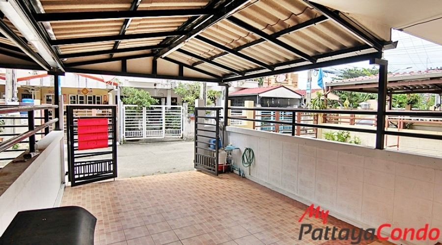 Sub Sombat Village Central Pattaya Townhouse For Sale - HCSS03