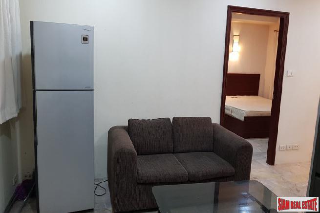 Saranjai Mansion | Large One Bedroom with Balcony and Pool View on Sukhumvit 6, Bangkok-15