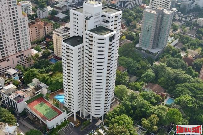 Baan Suanpetch | Spacious Family Style Two Bedroom Condo with City Views in Phrom Phong