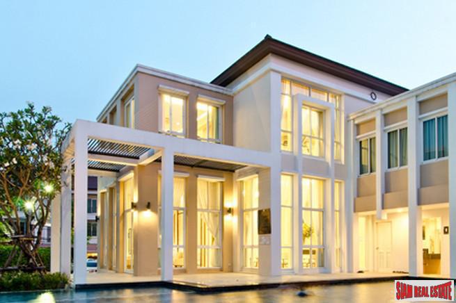 Baan Klang Muang S-Sense | Three Bedroom Three Storey Corner Home Perfect for a Family in Khwaeng Wang Thonglang-19