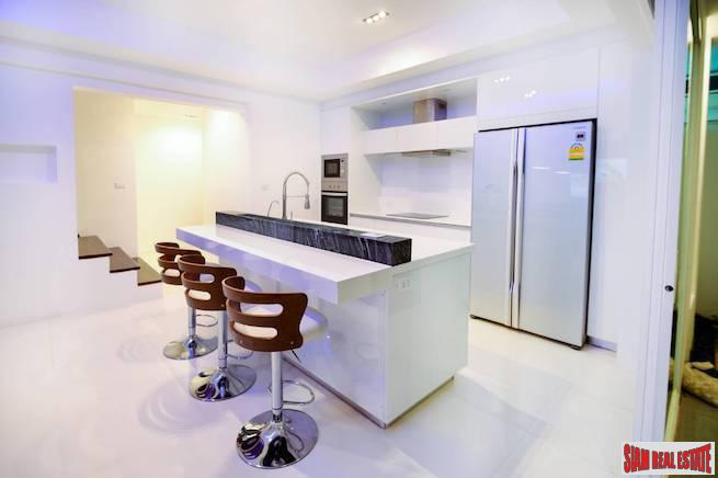Bright Modern & New Two Storey Villa with Private Pool in Rawai