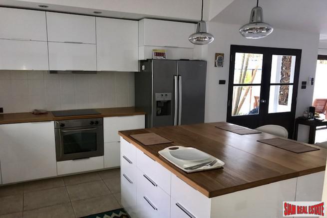 Loch Palm Cove | Large Courtyard Design Three Bedroom Pool Villa for Rent