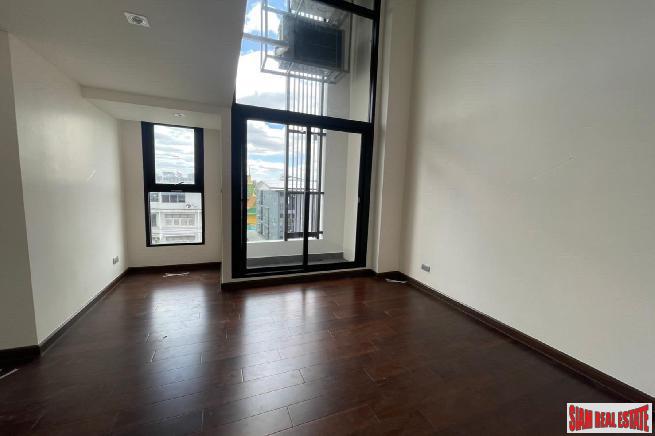 Nearing Completion is this Low Density Luxury Condos suited for Living and Investment at Charoenkrung Road, Sathorn - 2 Bed Duplex Loft Units - Discount and 6% Rental Guarantee for 2 Years!-20