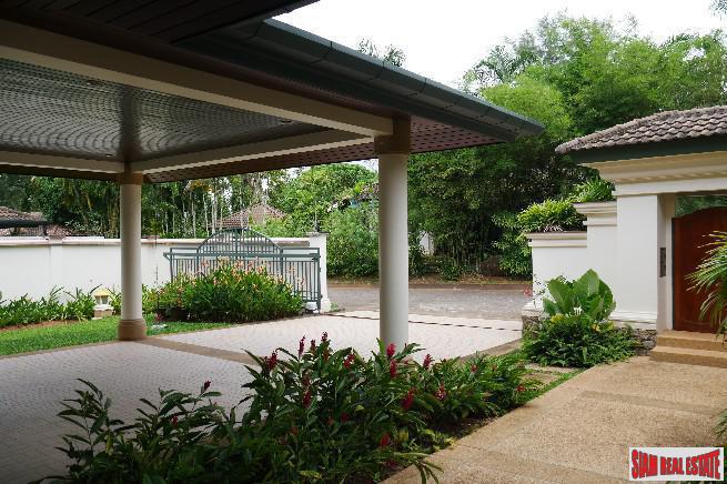 Lake Shore Villas | Exceptional Lake View Four Bedroom House for Sale in Laguna