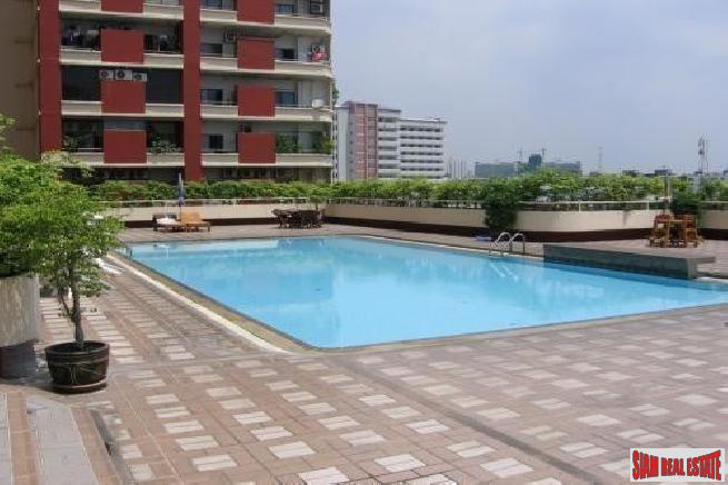 Country Complex Tower B BTS Bangna | 260 sqm 11th Floor Renovated 5 Units Combined Condo on Bangna Intersection