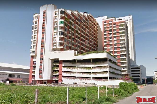 Country Complex Tower B BTS Bangna | 260 sqm 11th Floor Renovated 5 Units Combined Condo on Bangna Intersection