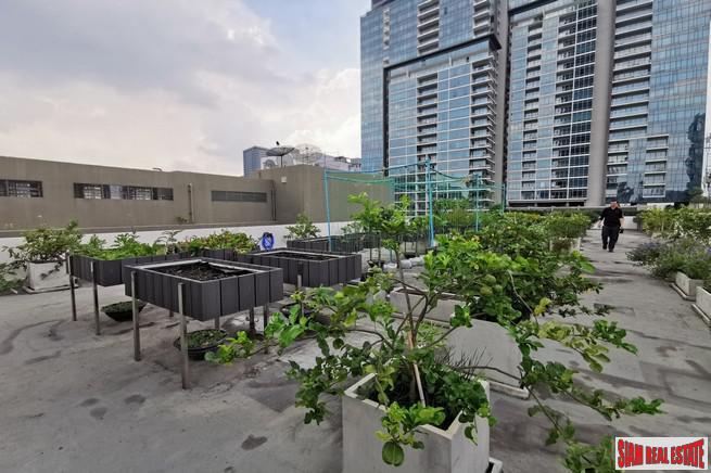 Luxury Low-Rise Freehold Residence Ready to Move in at the Exclusive Area of Ratchadamri, Lumpini - 1 Bed Units-12