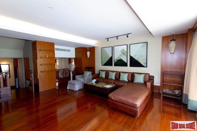 Prompak Place | Spacious Four Storey Three Bedroom House for Sale in the Heart of Thong Lo-1