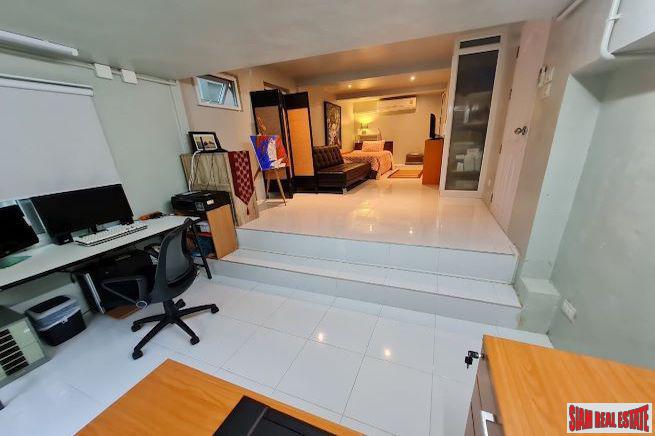 Stylish Four Bedroom Kathu House for Sale with Green Views - Great Location