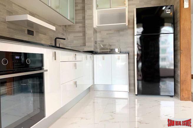 Icon 3 | Newly Renovated One Bedroom Condo on 21st Floor for Sale in Thong Lo-9