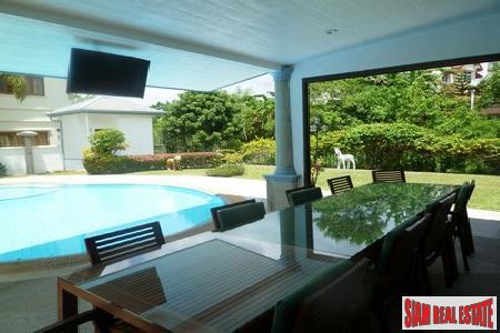 Anuphas Golf Ville | Three Bedroom Mountain View House with Pool in Kathu