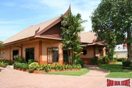 Spacious Three Bedroom House Plus Guest House in Rawai
