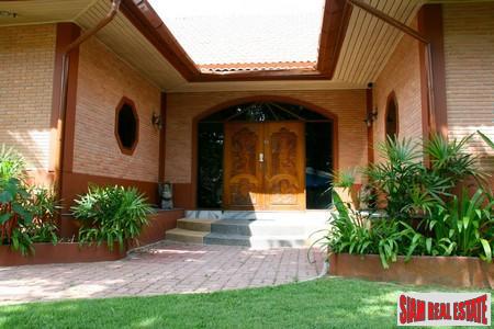 Spacious Three Bedroom House Plus Guest House in Rawai