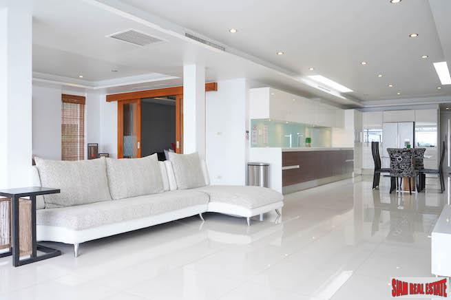 Accenta | Oceanfront Three-Bedroom Kata Penthouse Apartment